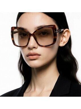 Tom Ford Federico Gray Azure Gradient Lens with Gray Frames Sunglasses w/Case. Tom Ford | Accessories | Tom Ford Federico Gray Azure  main image 3